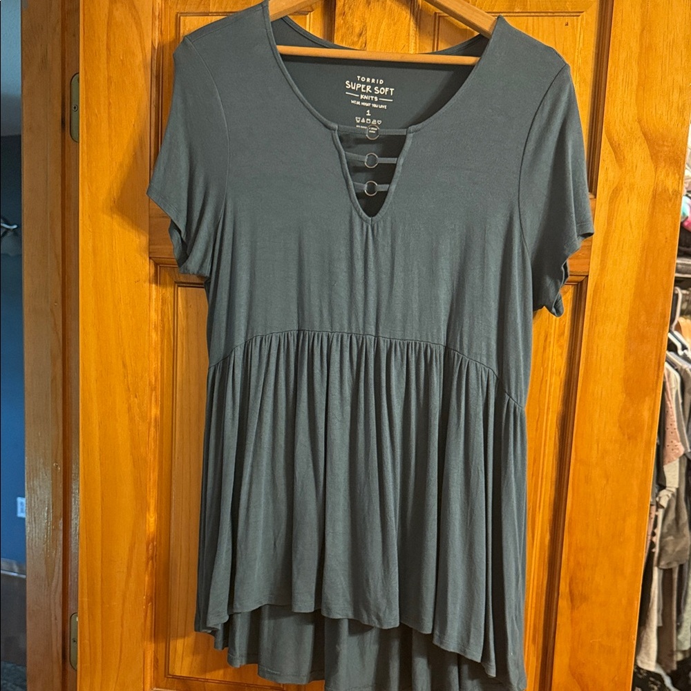 Torrid Women's teal Short Sleeve Top